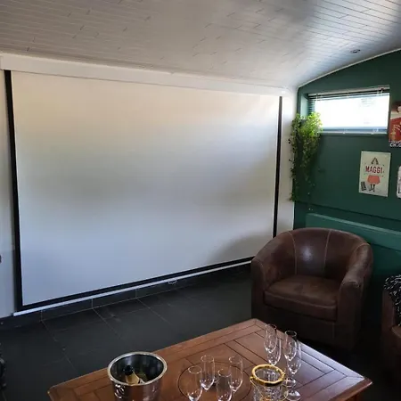 Peniche A - Perle Rare - 8 Pers Holiday home Namur